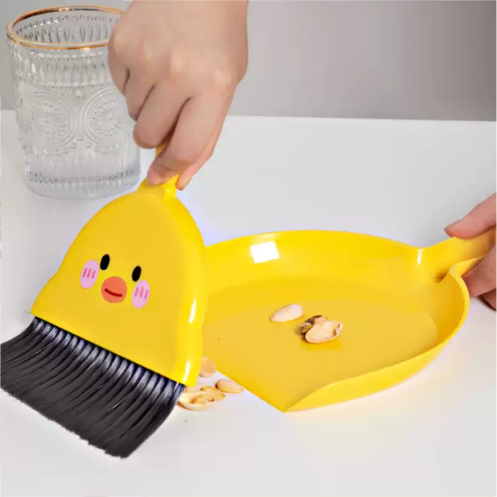 Broken Shell Chicken Small Sweeper Desktop Trash Cleaning Set